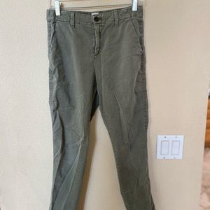 Gap olive Girlfriend Chino